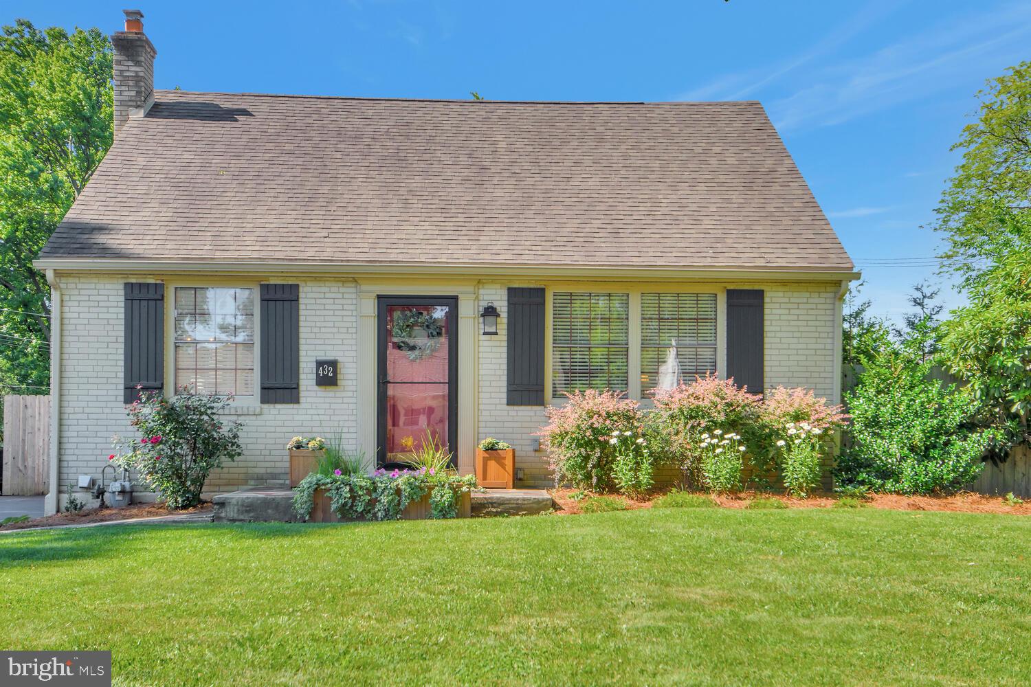 432 Harwicke Road Springfield, PA 19064 - Photo 2 of 24