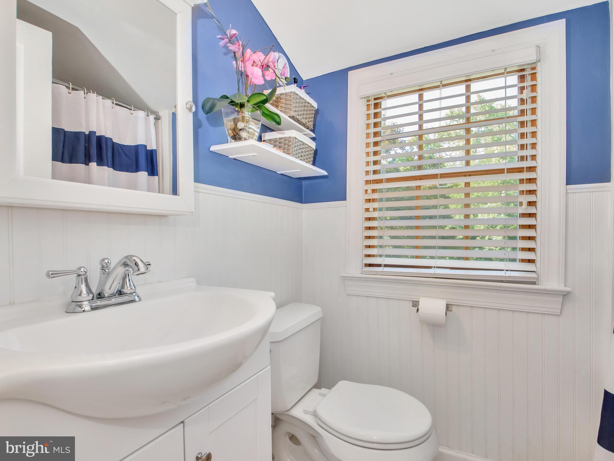 432 Harwicke Road Springfield, PA 19064 - Photo 19 of 24 2nd Floor Full Bath