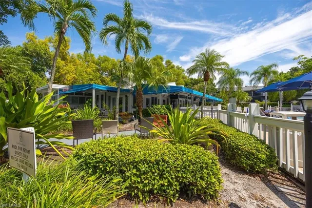 $335,000 | 600 Neapolitan Way, Unit 115, Naples, FL 34103