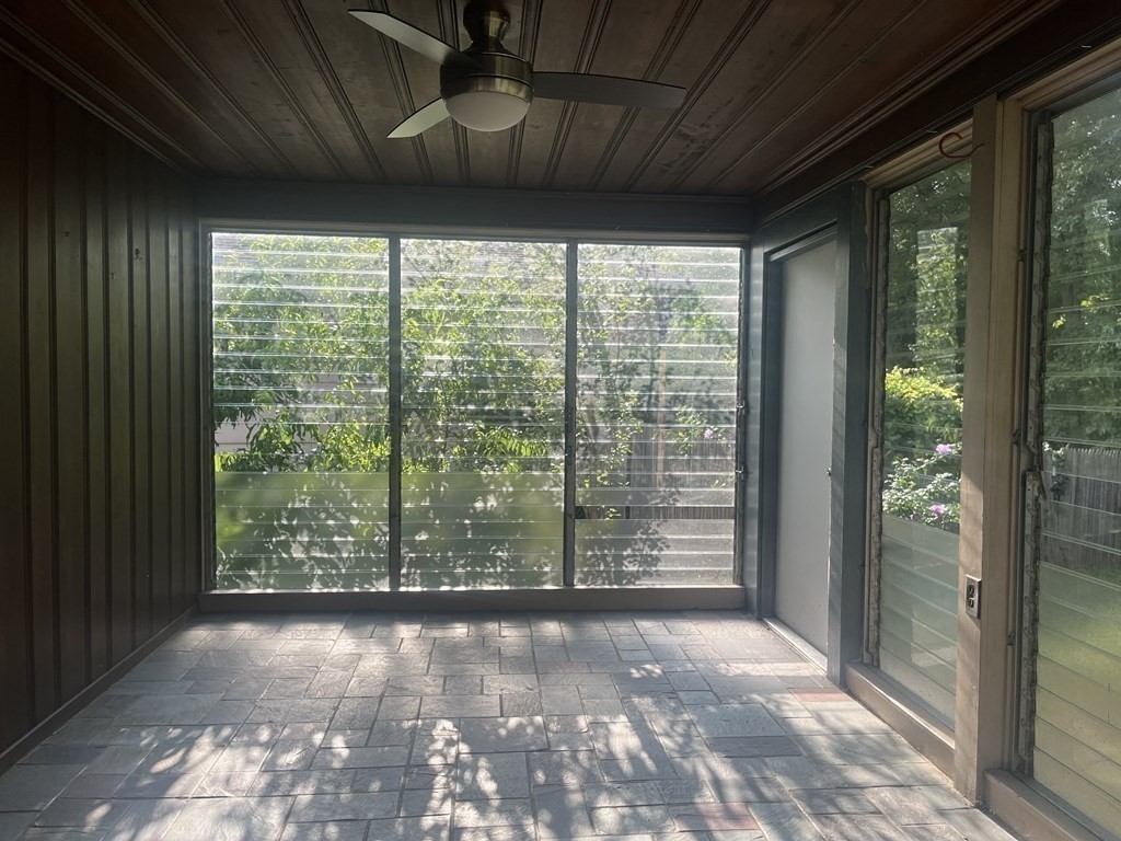 631 Allen Street Springfield, MA 01118 - Photo 9 of 15