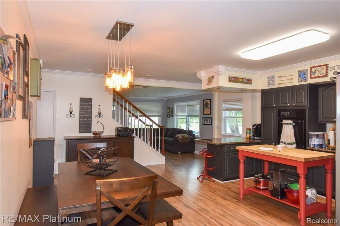 522 Maple Street Howell, MI 48843 - Photo 9 of 33 DSC_5427.jpg