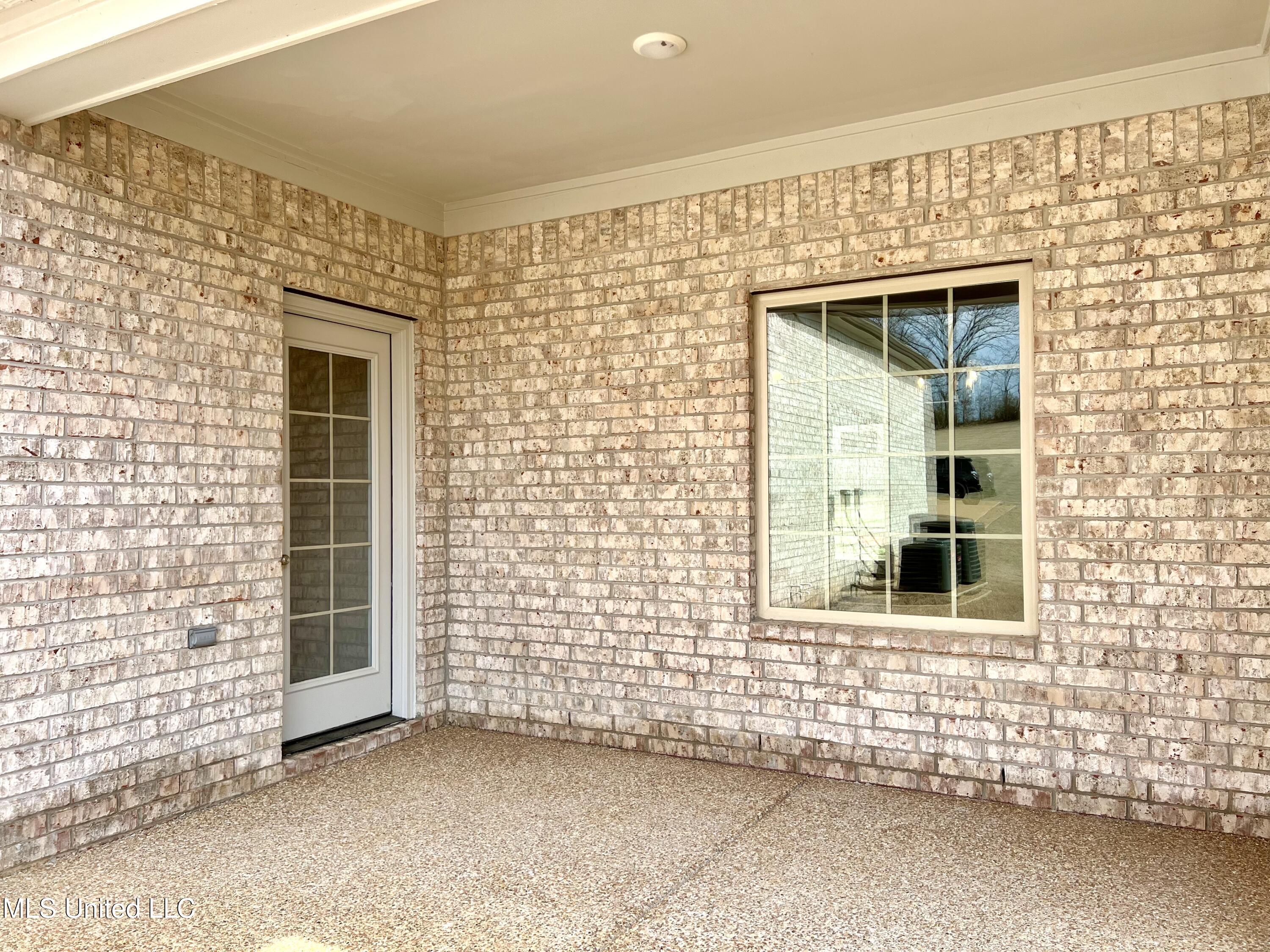 2233 Scott Mdws Lane Hernando, MS 38632 - Photo 5 of 25 IMG_6229