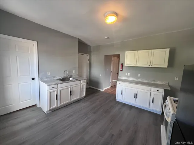 $2,300 | 488 Broadway, Newburgh, NY 12550