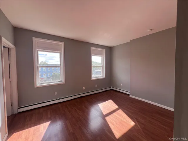 $2,300 | 488 Broadway, Newburgh, NY 12550