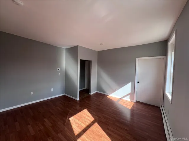 $2,300 | 488 Broadway, Newburgh, NY 12550