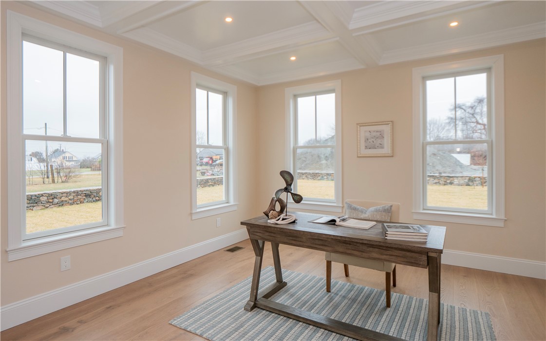 211 Morrison Avenue Middletown, RI 02842 - Photo 12 of 50