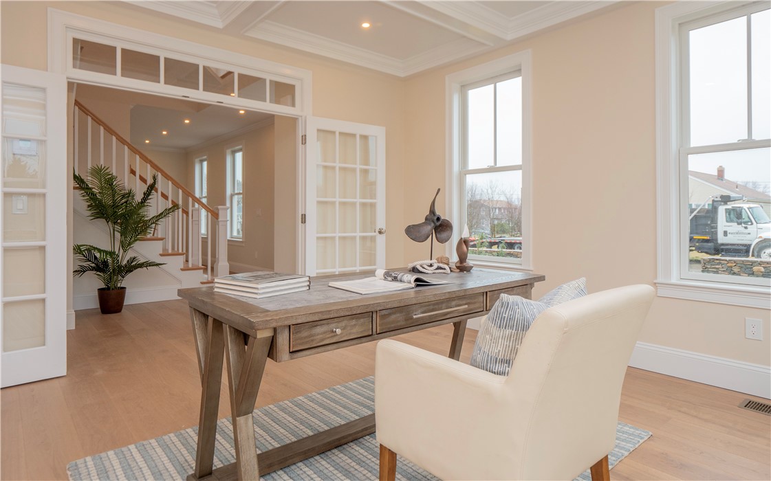 211 Morrison Avenue Middletown, RI 02842 - Photo 13 of 50