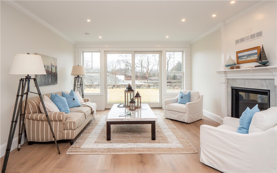 211 Morrison Avenue Middletown, RI 02842 - Photo 14 of 50