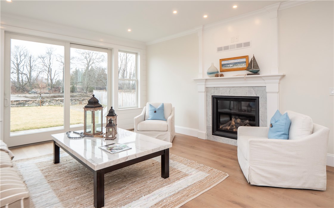 211 Morrison Avenue Middletown, RI 02842 - Photo 15 of 50