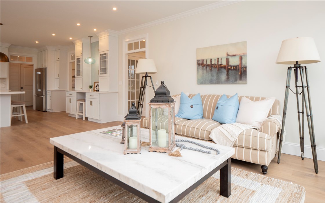 211 Morrison Avenue Middletown, RI 02842 - Photo 16 of 50