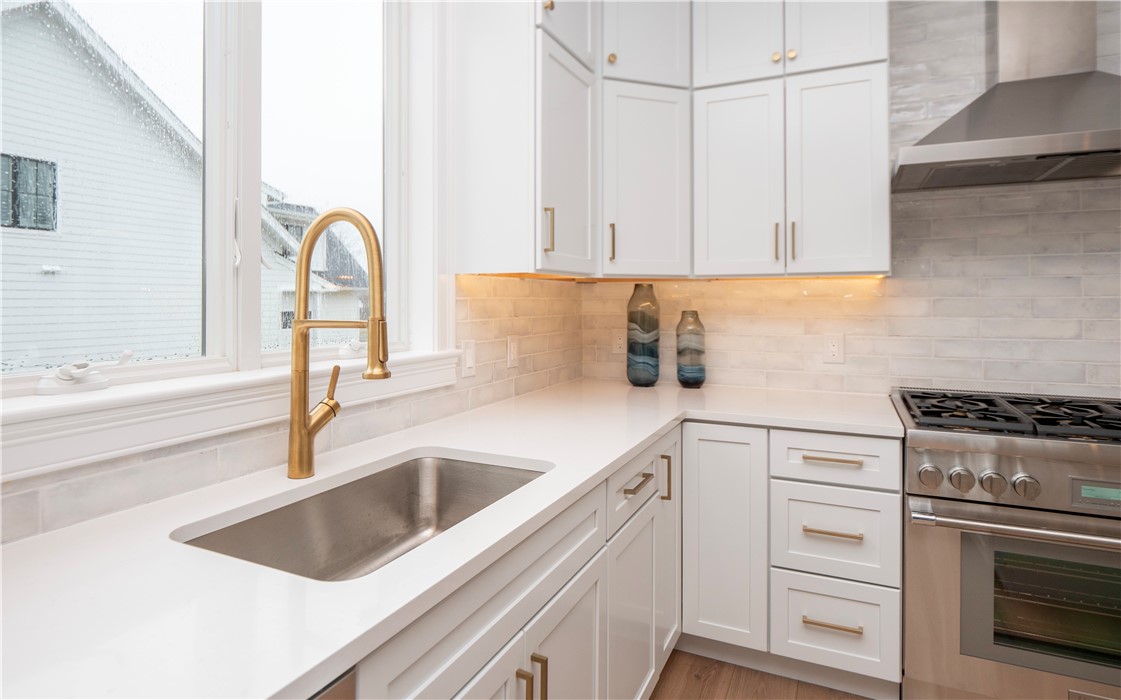 211 Morrison Avenue Middletown, RI 02842 - Photo 22 of 50