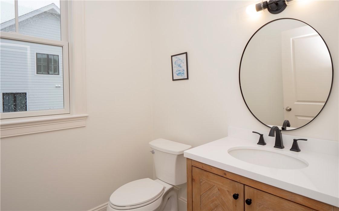 211 Morrison Avenue Middletown, RI 02842 - Photo 25 of 50