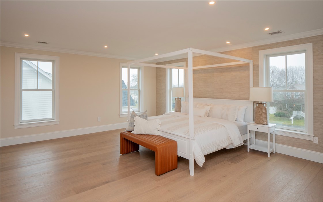 211 Morrison Avenue Middletown, RI 02842 - Photo 38 of 50