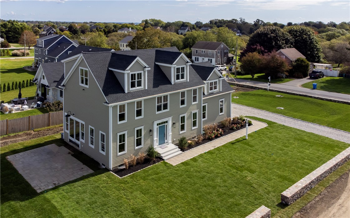 211 Morrison Avenue Middletown, RI 02842 - Photo 4 of 50