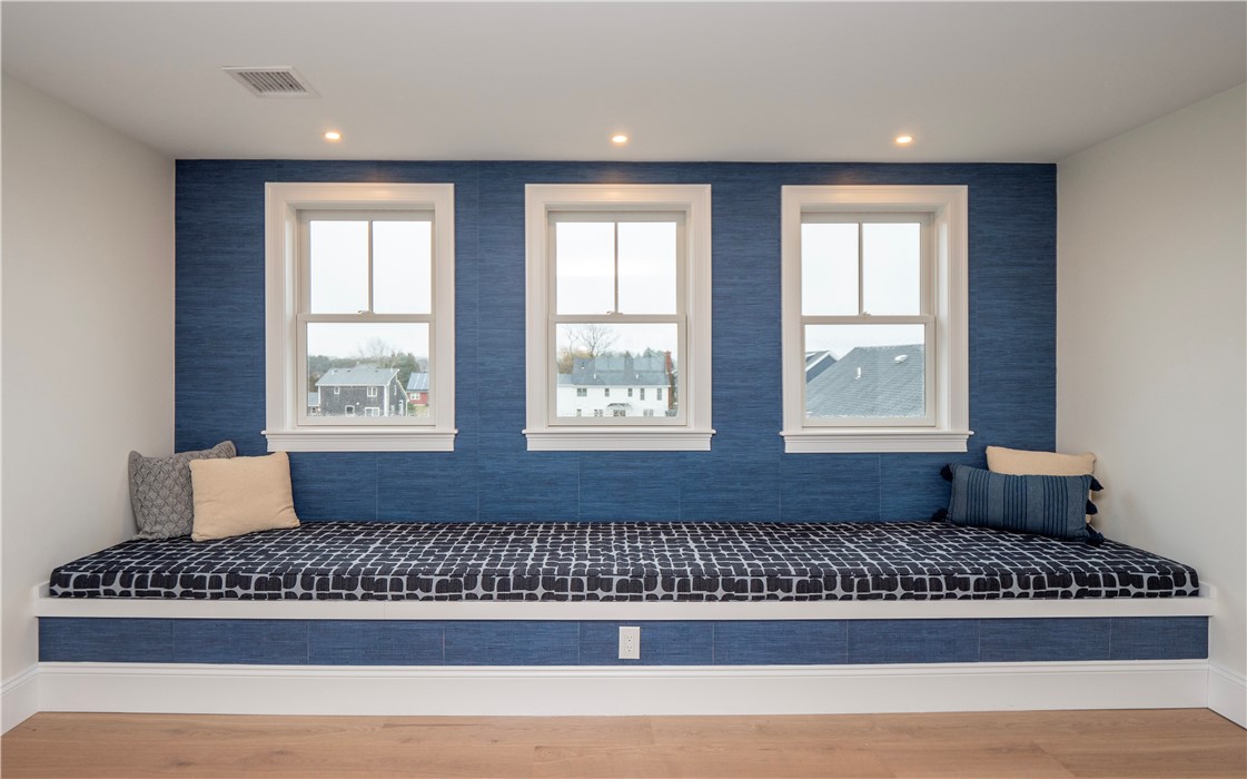 211 Morrison Avenue Middletown, RI 02842 - Photo 43 of 50