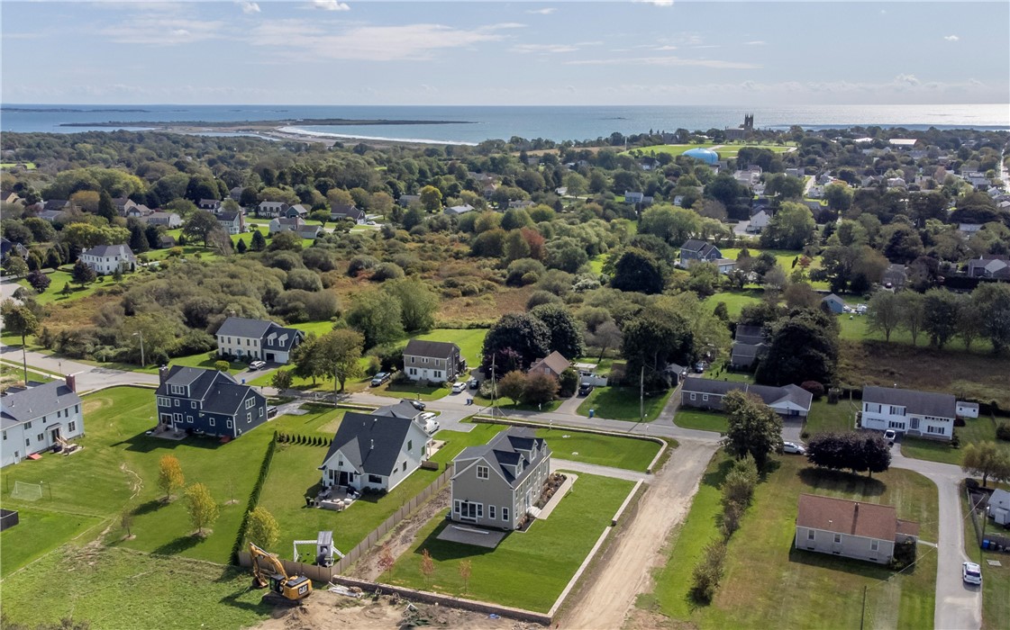 211 Morrison Avenue Middletown, RI 02842 - Photo 5 of 50