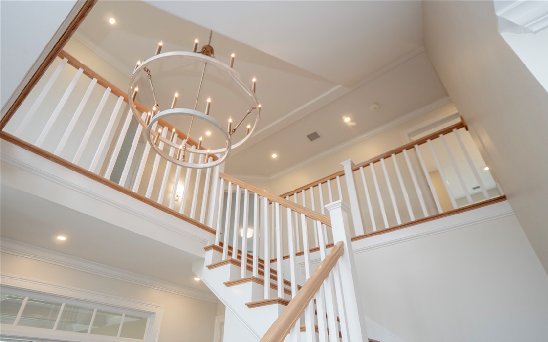 211 Morrison Avenue Middletown, RI 02842 - Photo 9 of 50