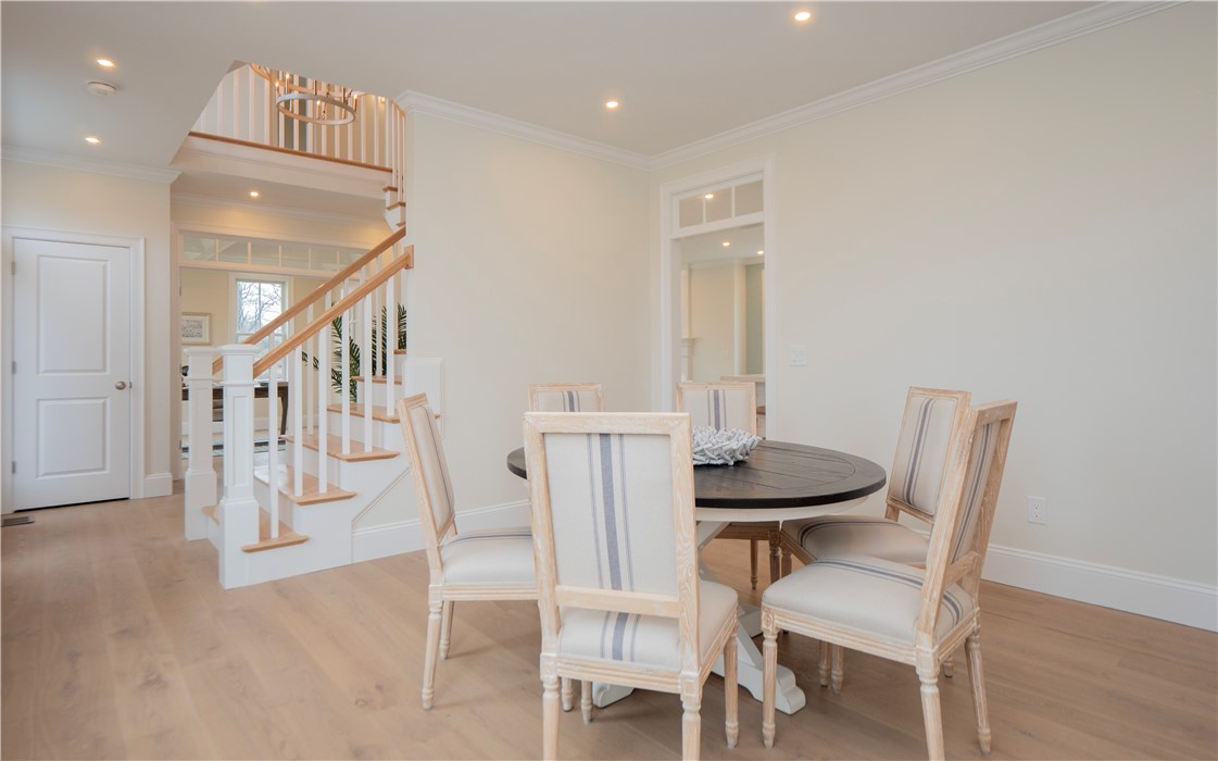 211 Morrison Avenue Middletown, RI 02842 - Photo 10 of 50