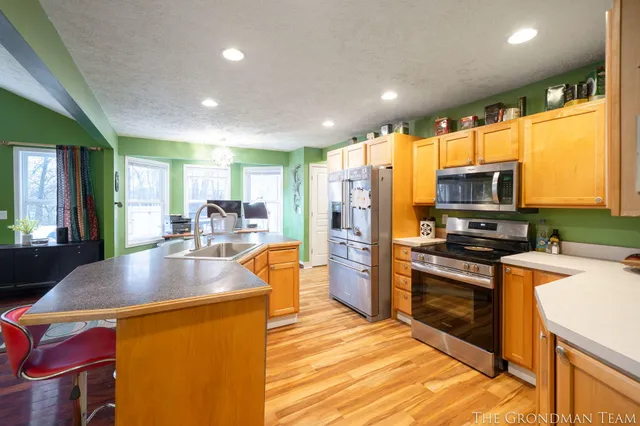 $415,000 | 975 Songbird Lane, Holland, MI 49423