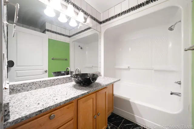 $415,000 | 975 Songbird Lane, Holland, MI 49423