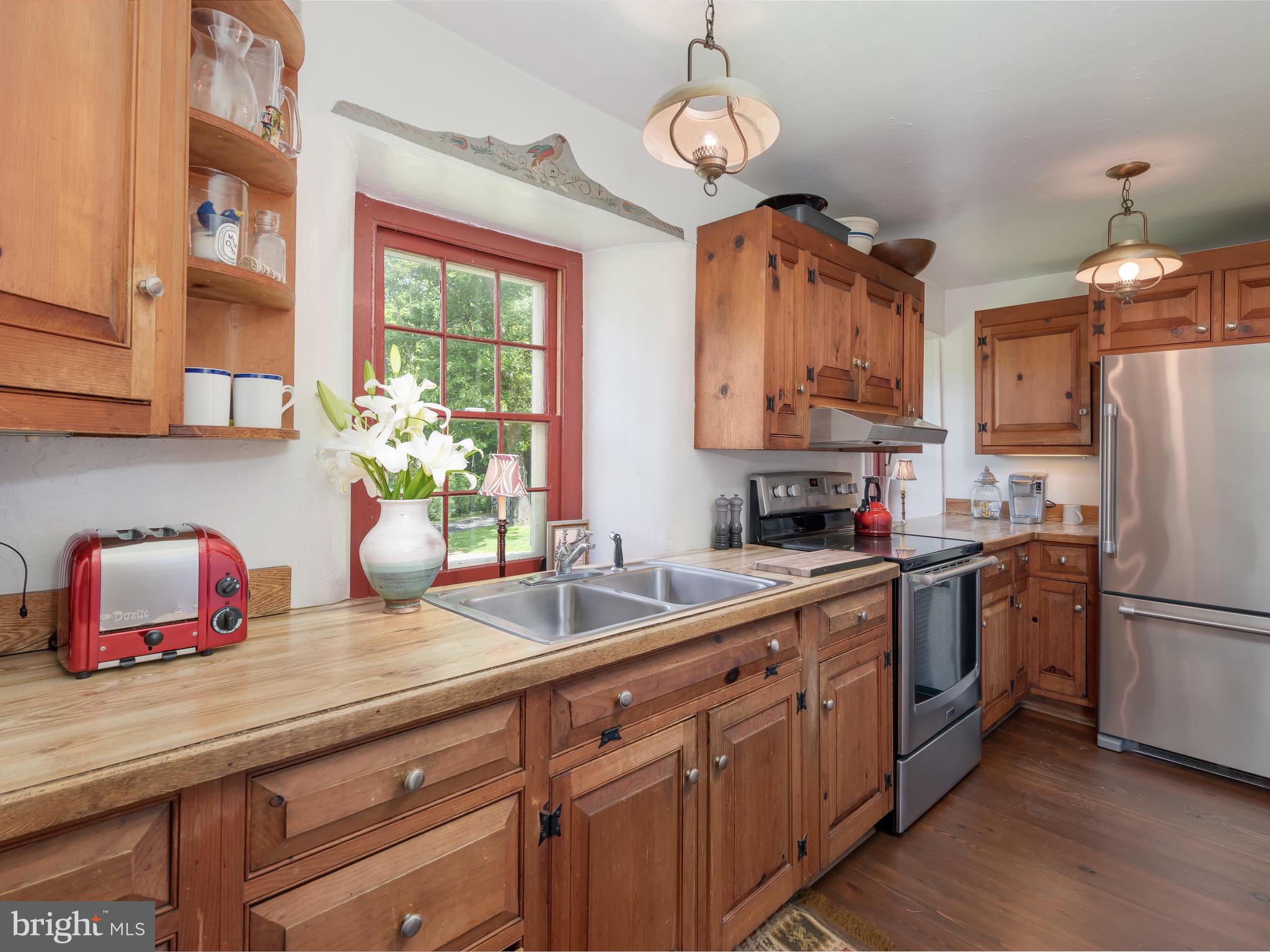 187 Iron Bridge Road Glenmoore, PA 19343 - Photo 24 of 58 NEW stainless appliances