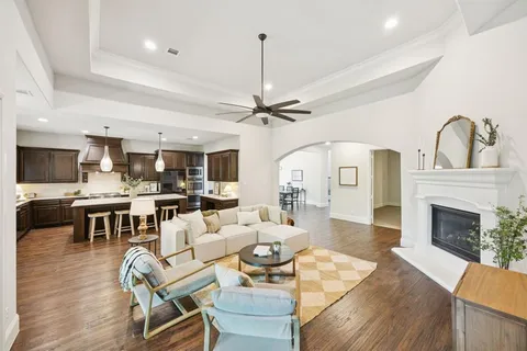 $959,900 | 204 Chisholm Trail, Highland Village, TX 75077