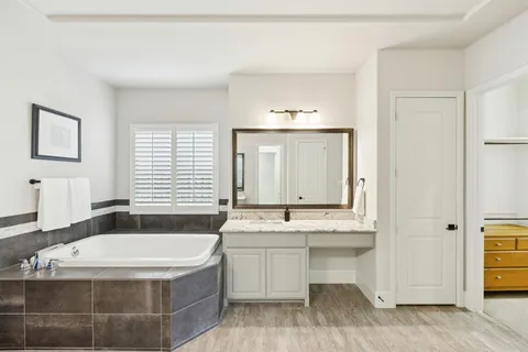 $959,900 | 204 Chisholm Trail, Highland Village, TX 75077