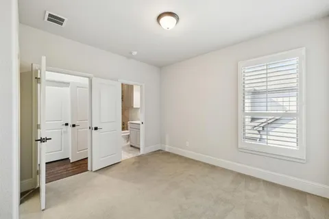 $959,900 | 204 Chisholm Trail, Highland Village, TX 75077