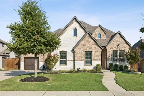 $959,900 | 204 Chisholm Trail, Highland Village, TX 75077