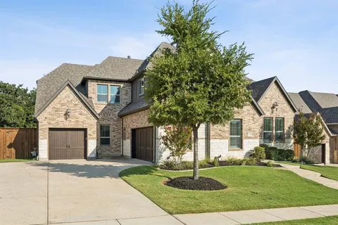 $959,900 | 204 Chisholm Trail, Highland Village, TX 75077