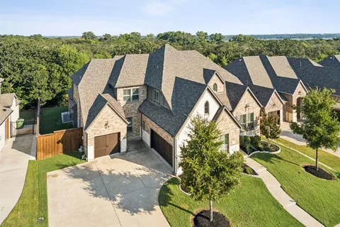 $959,900 | 204 Chisholm Trail, Highland Village, TX 75077