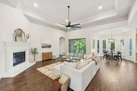 $959,900 | 204 Chisholm Trail, Highland Village, TX 75077