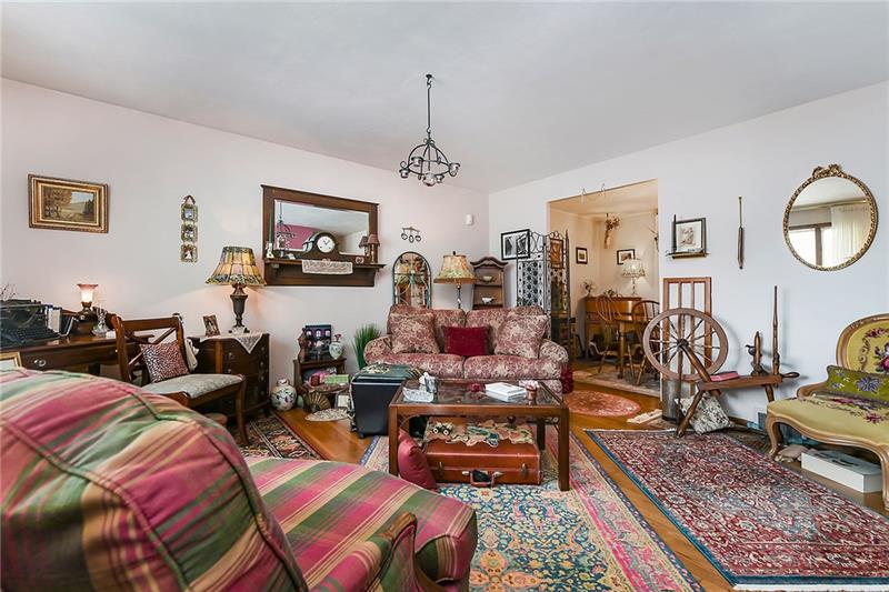 861 Blue Ridge Drive Pittsburgh, PA 15239 - Photo 2 of 25 Gallery Image 2