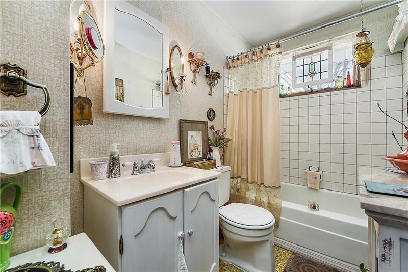 861 Blue Ridge Drive Pittsburgh, PA 15239 - Photo 16 of 25 Gallery Image 16