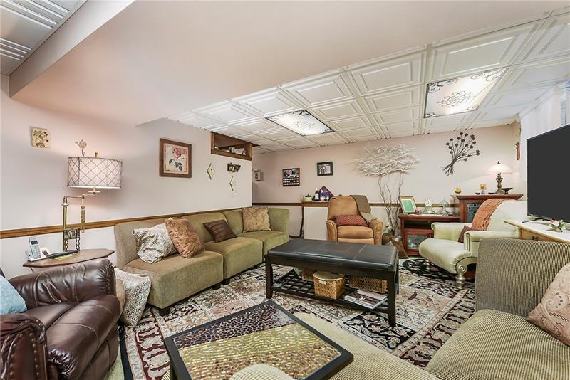 861 Blue Ridge Drive Pittsburgh, PA 15239 - Photo 18 of 25 Gallery Image 18
