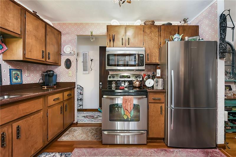 861 Blue Ridge Drive Pittsburgh, PA 15239 - Photo 6 of 25 Gallery Image 6