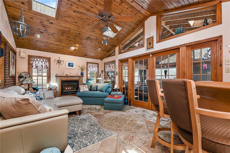 861 Blue Ridge Drive Pittsburgh, PA 15239 - Photo 8 of 25 Gallery Image 8