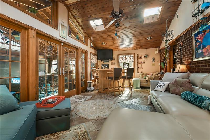 861 Blue Ridge Drive Pittsburgh, PA 15239 - Photo 10 of 25 Gallery Image 10