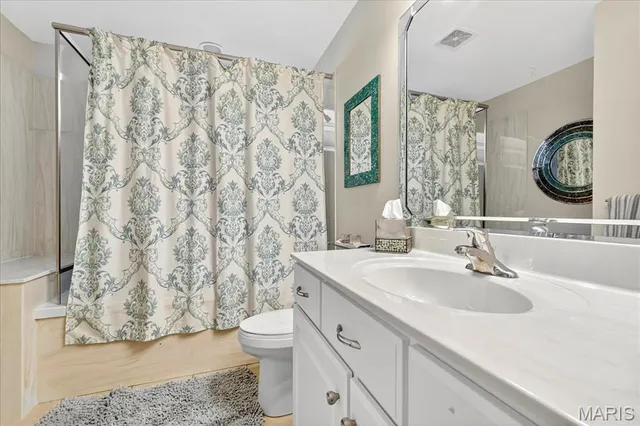 $599,000 | 164 Blue Water Drive, St. Peters, MO 63366