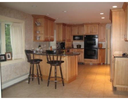5 Village Gate Road Canton, MA 02021 - Photo 3 of 29 Gallery Image 3