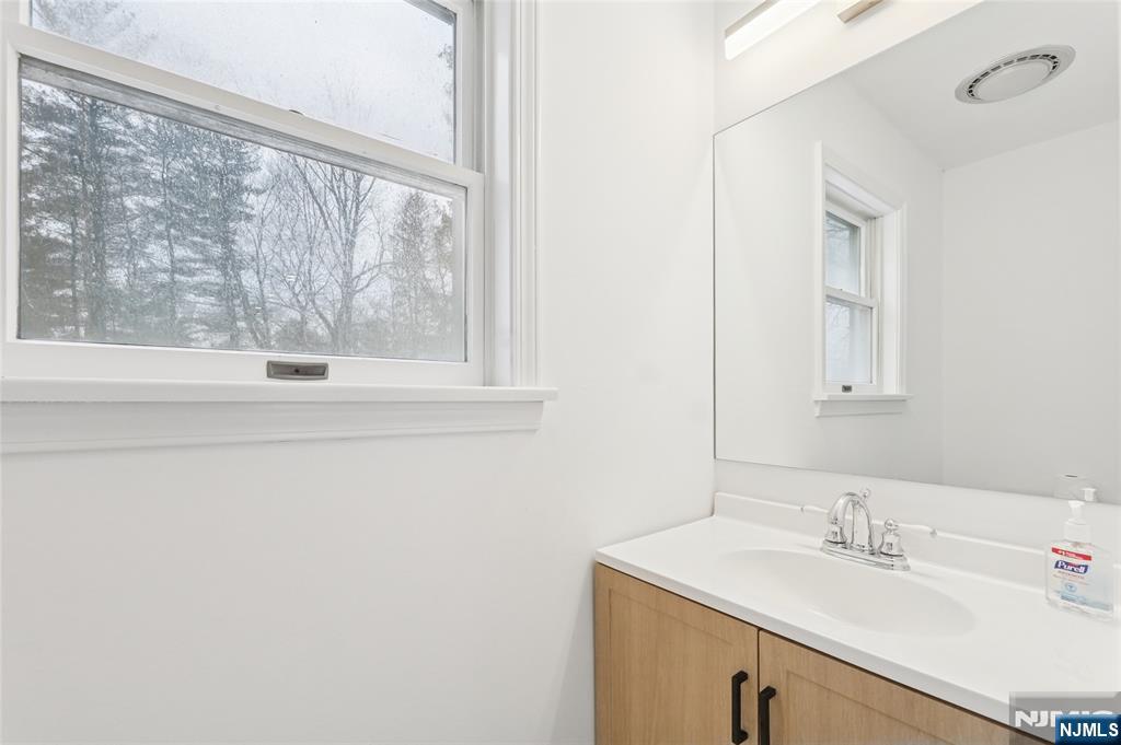 376 Stanhope Sparta Road Sparta, NJ 07871 - Photo 14 of 39