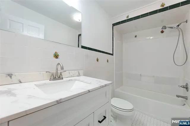 $725,000 | 376 Stanhope Sparta Road, Sparta, NJ 07871