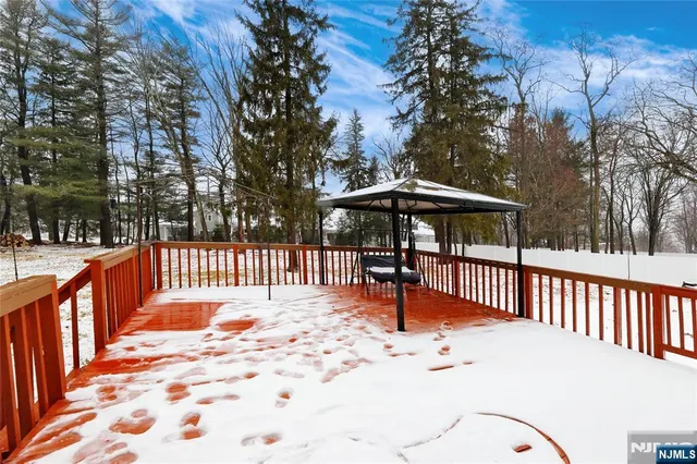 $725,000 | 376 Stanhope Sparta Road, Sparta, NJ 07871