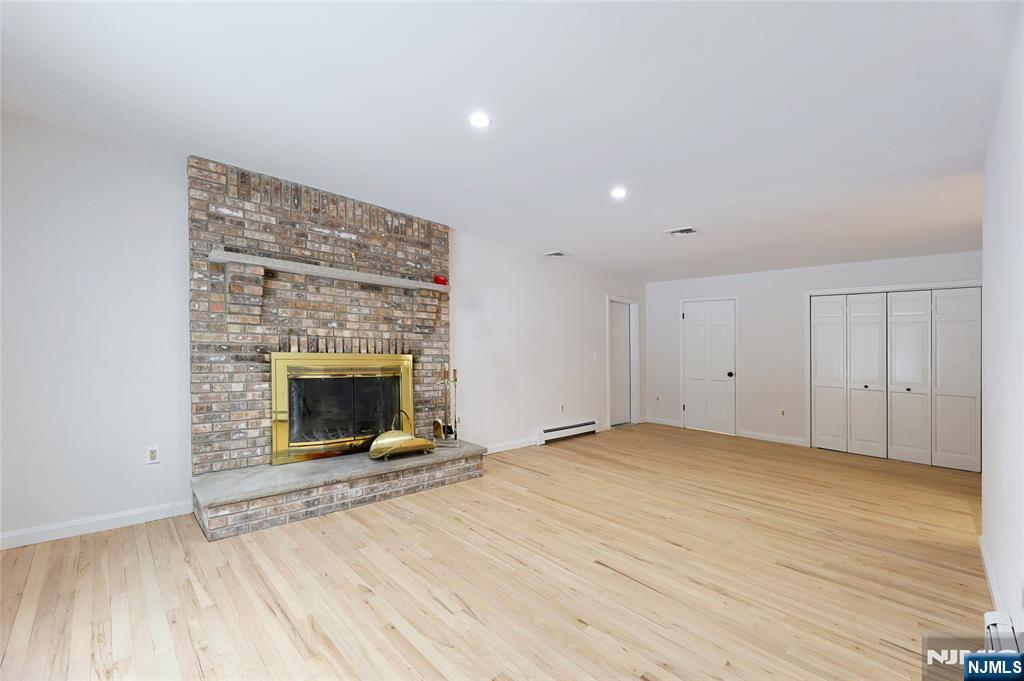 376 Stanhope Sparta Road Sparta, NJ 07871 - Photo 4 of 39