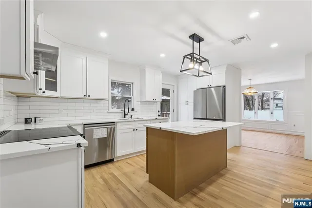 $725,000 | 376 Stanhope Sparta Road, Sparta, NJ 07871