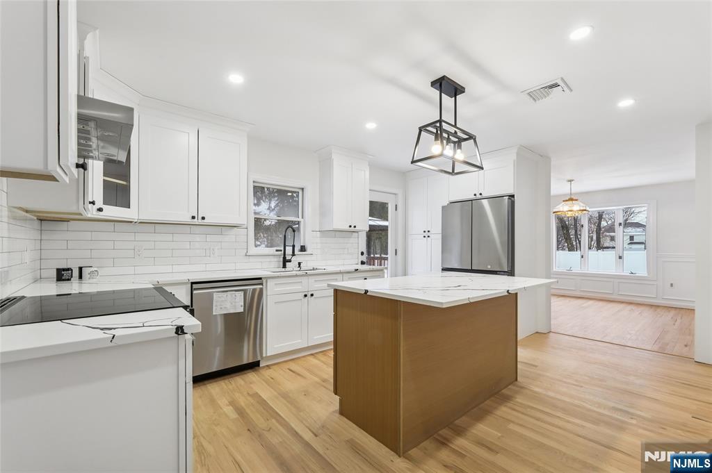 376 Stanhope Sparta Road Sparta, NJ 07871 - Photo 7 of 39