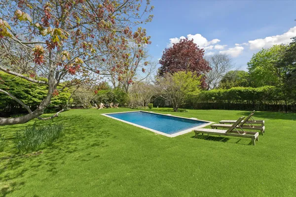 $40,000 | Undisclosed Address, Southampton, NY 11968