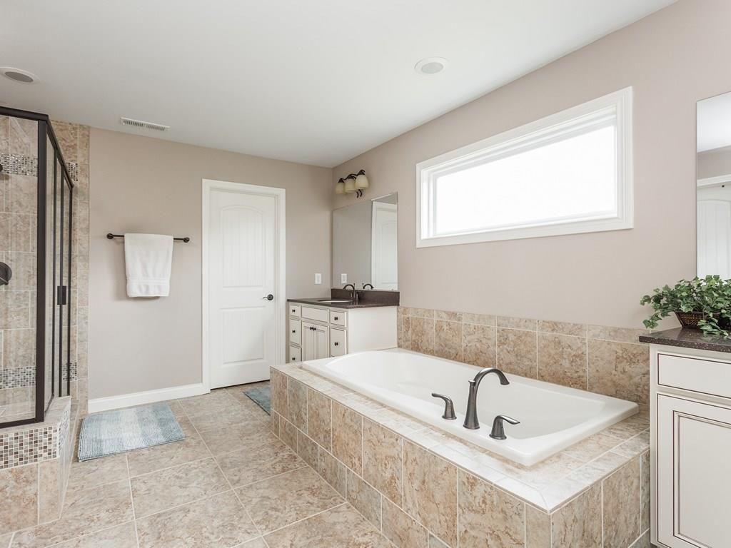3880 Pelham Road Carmel, IN 46074 - Photo 17 of 24 Gallery Image 17
