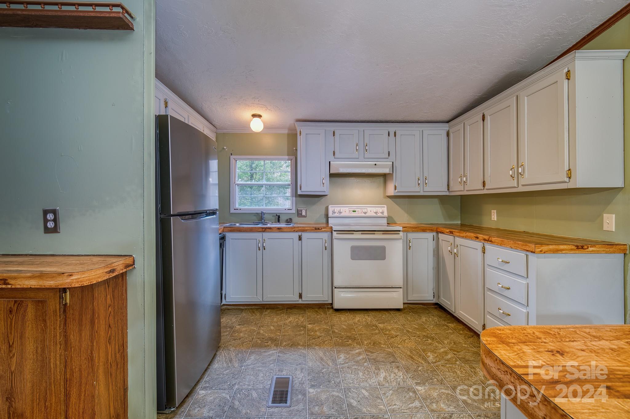 80 Viola Lane Balsam Grove, NC 28708 - Photo 14 of 48 Gallery Image 14
