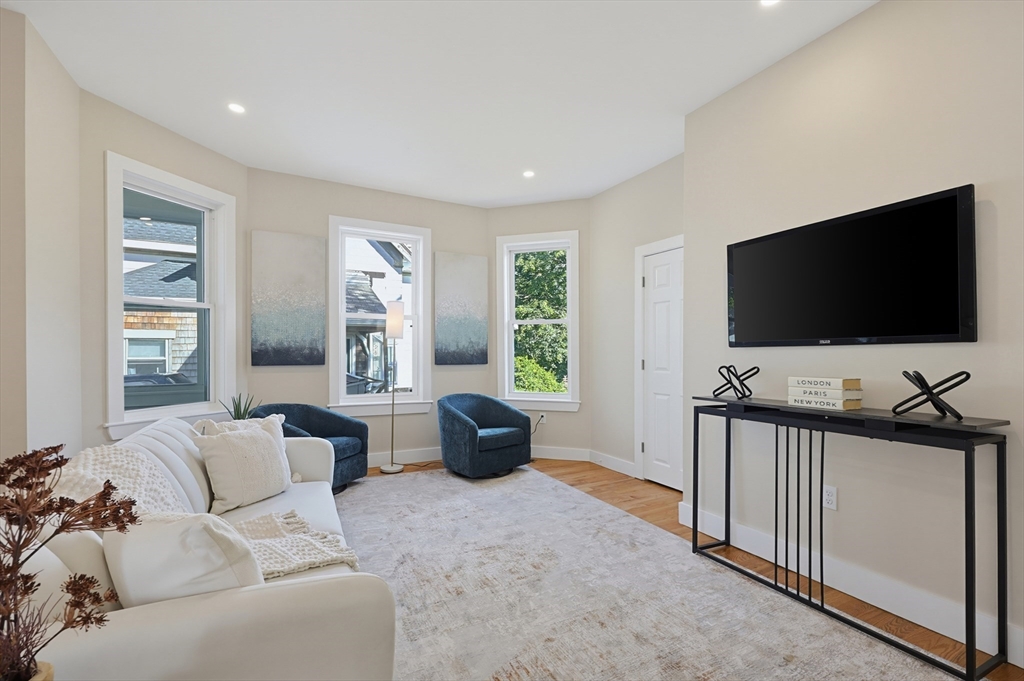 26 Pleasant Street Beverly, MA 01915 - Photo 8 of 26